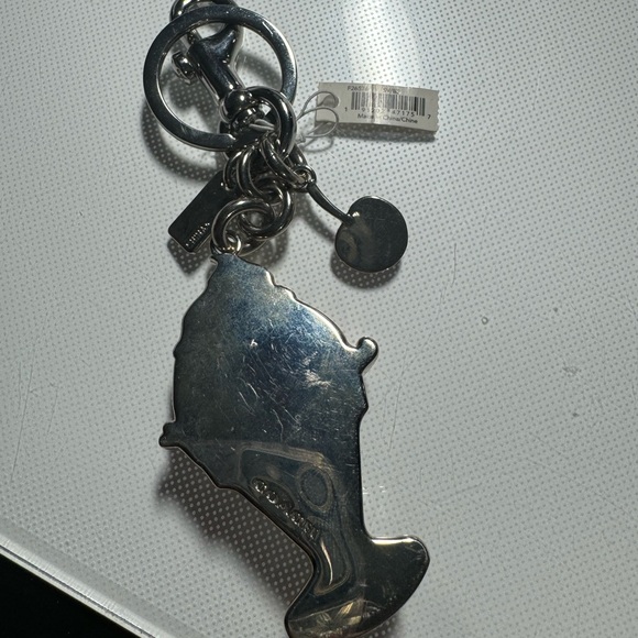 Rare Coach brand keychain. This can also be used as a bag charm. - Picture 2 of 9